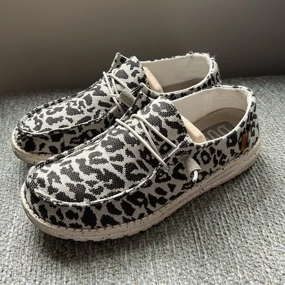 Hey Dude Womens Wendy Slip On Loafer Shoes Grey Cheetah - Picture 3 of 10